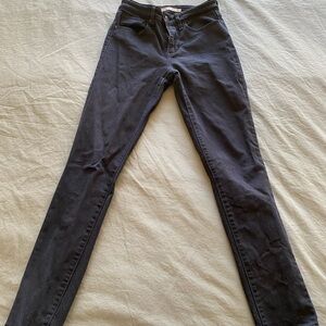 Black LEVI’S high rise skinny jeans size 24
